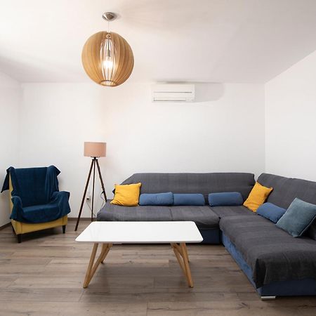 City Market Apartments PUY מראה חיצוני תמונה
