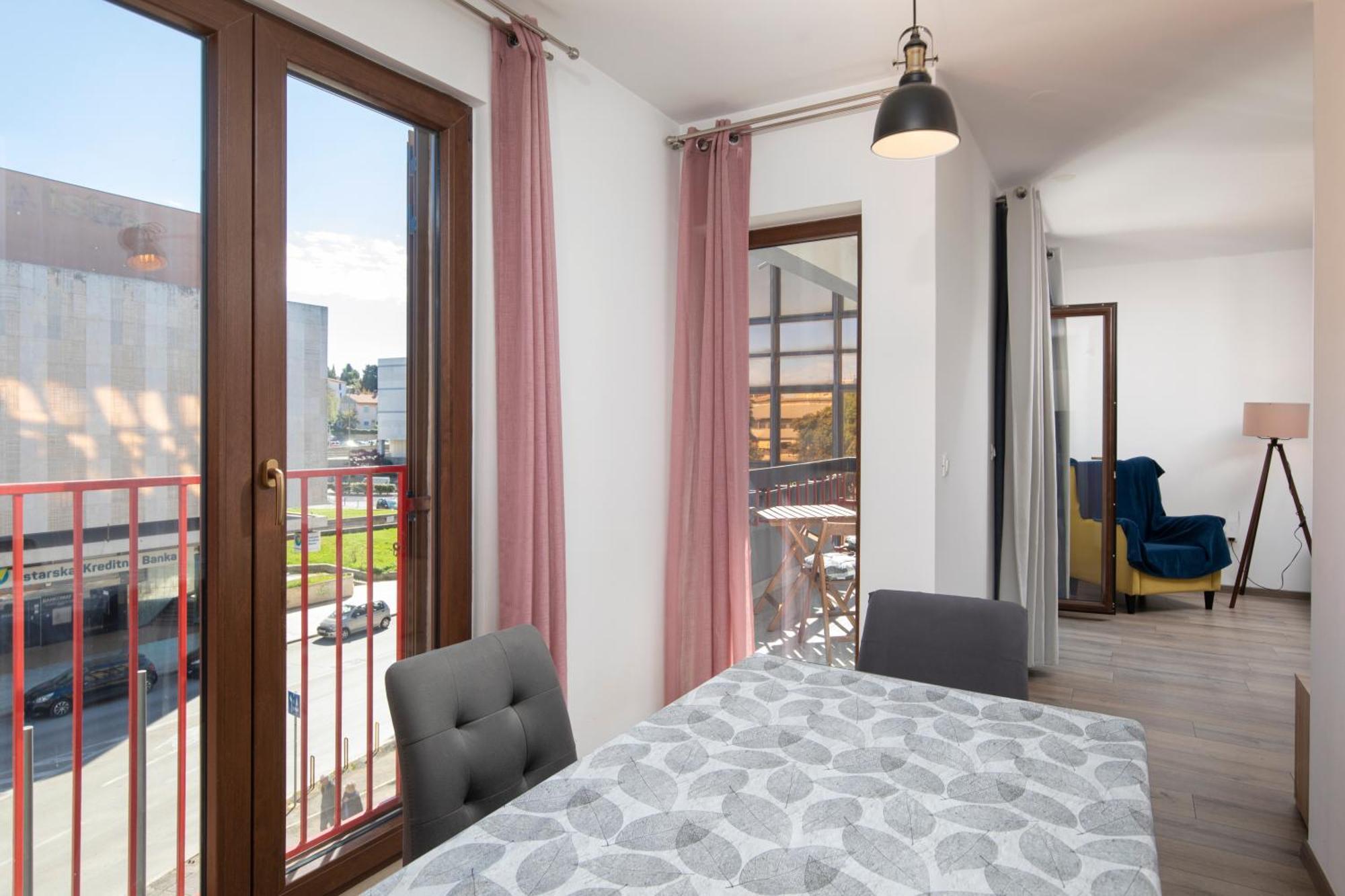 City Market Apartments PUY מראה חיצוני תמונה