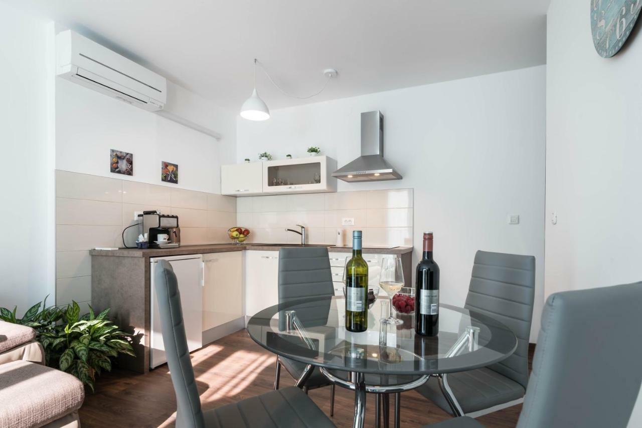 City Market Apartments PUY מראה חיצוני תמונה