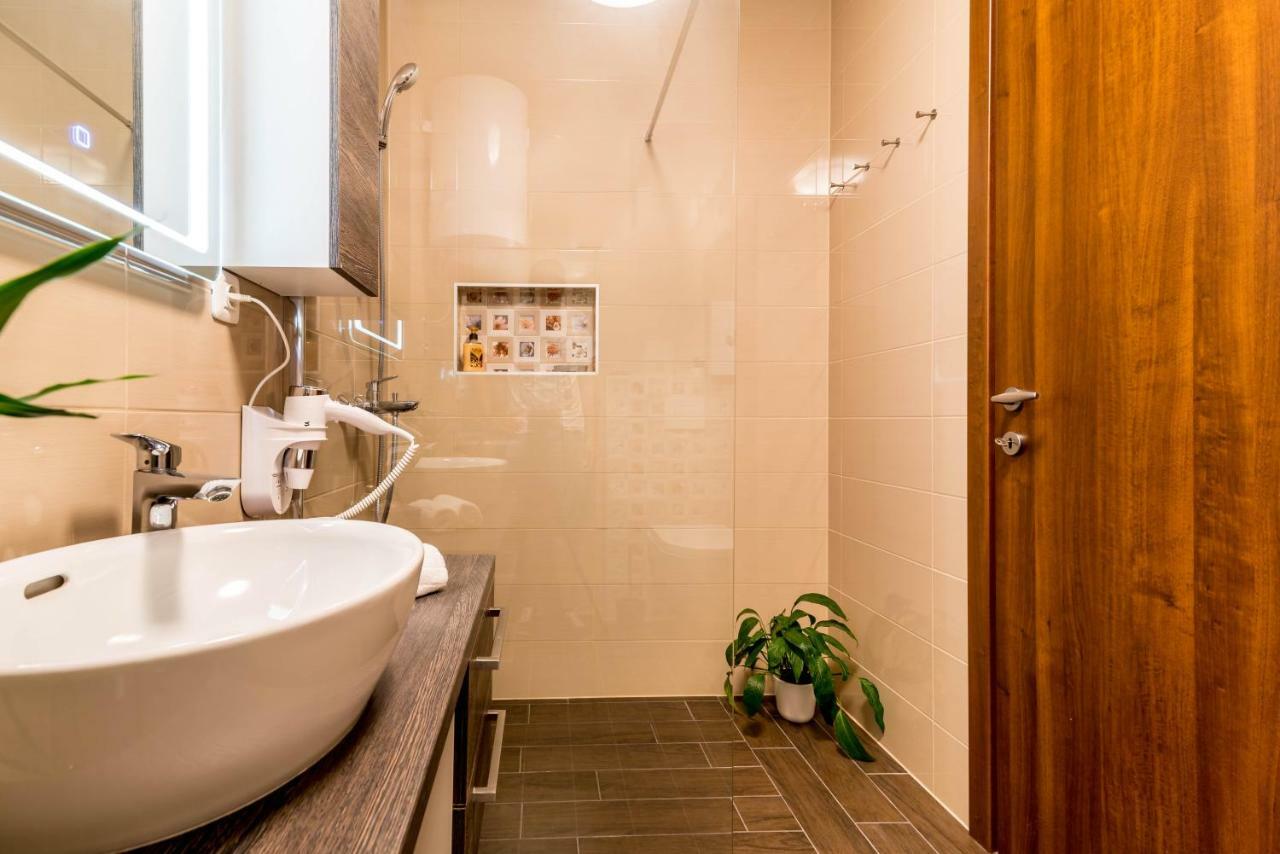 City Market Apartments PUY מראה חיצוני תמונה