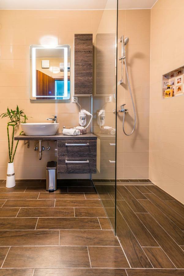 City Market Apartments PUY מראה חיצוני תמונה