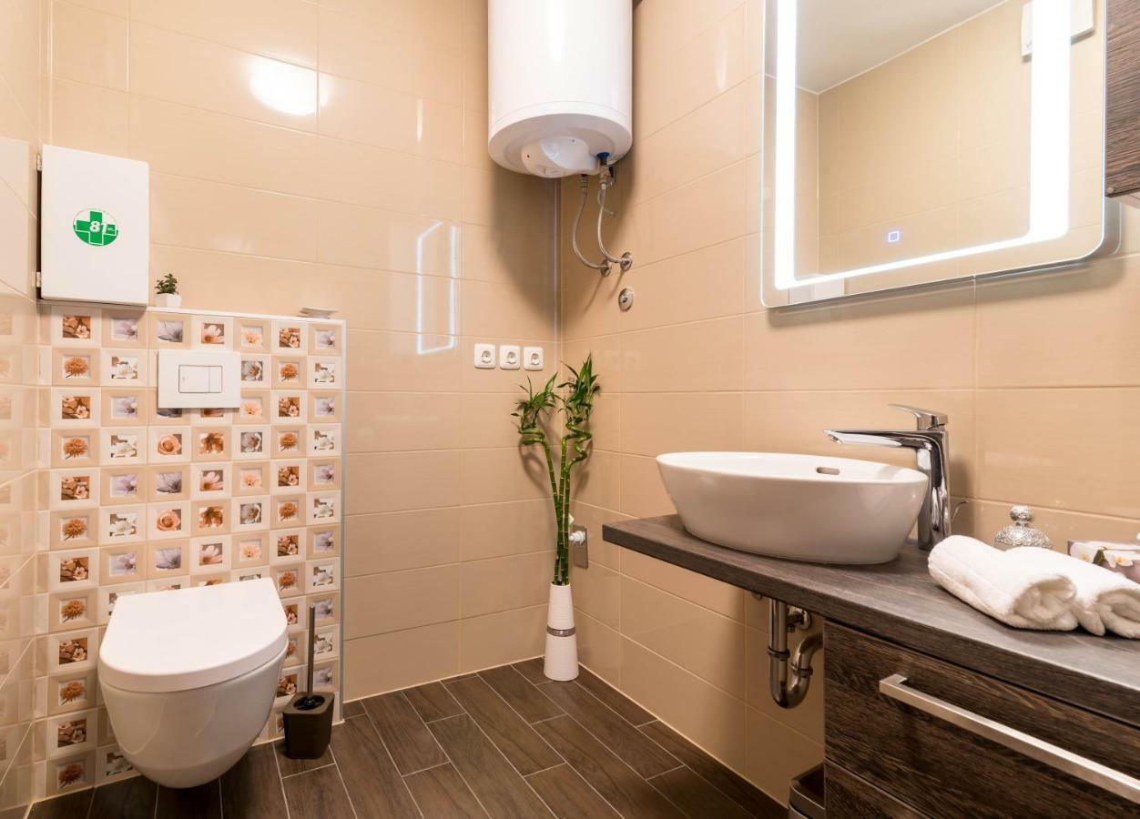 City Market Apartments PUY מראה חיצוני תמונה
