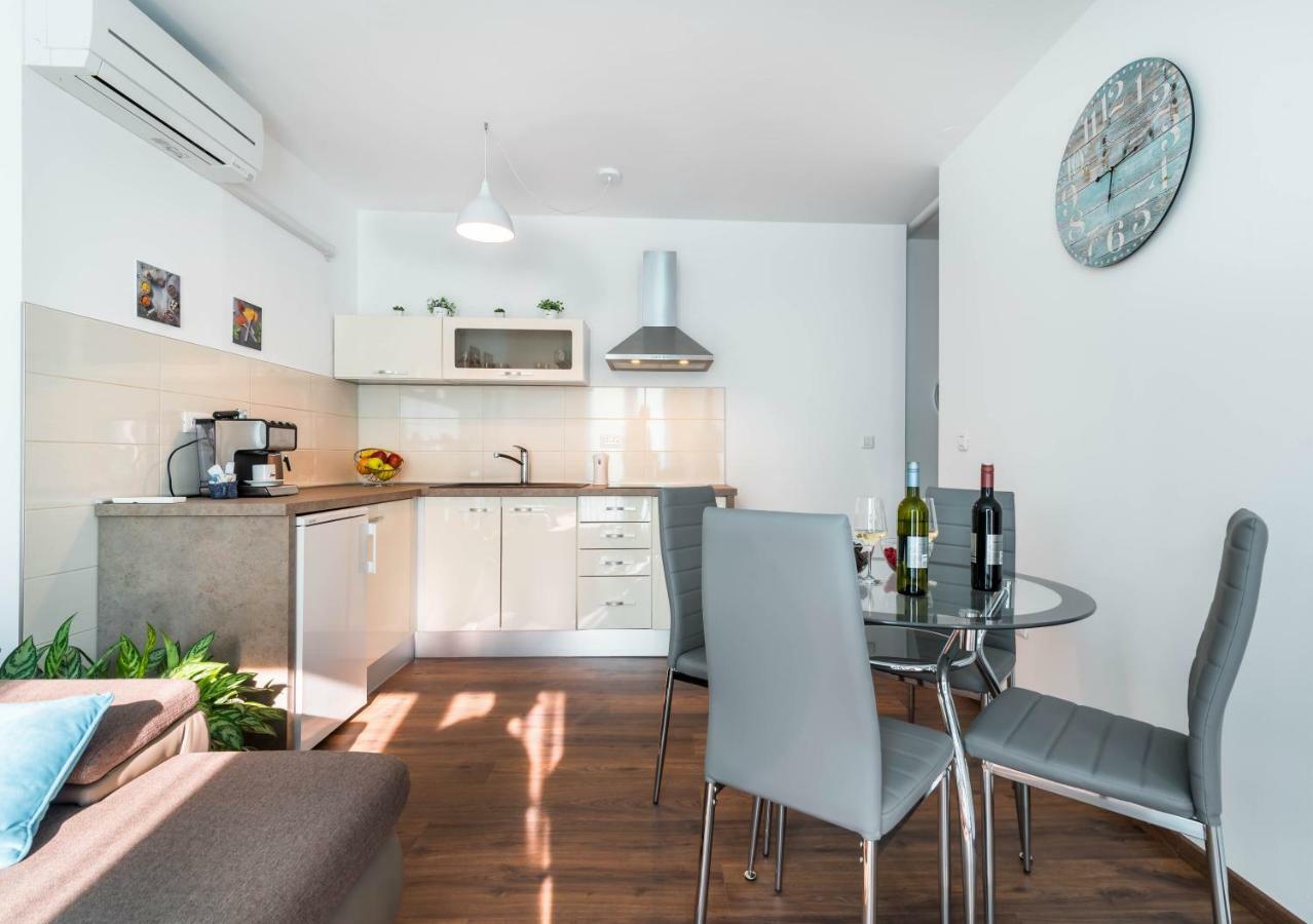 City Market Apartments PUY מראה חיצוני תמונה